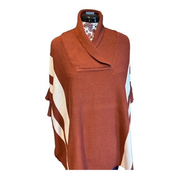 Design Lab Lord & Taylor poncho sweater - Picture 5 of 10